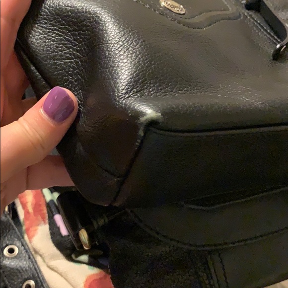 Leather shoulder bag - Picture 6 of 7